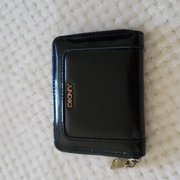 DKNY Small Wallet - Picture 1 of 6